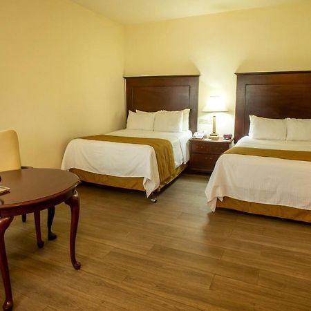 Hotel Plaza Calzada Монтеррей Экстерьер фото