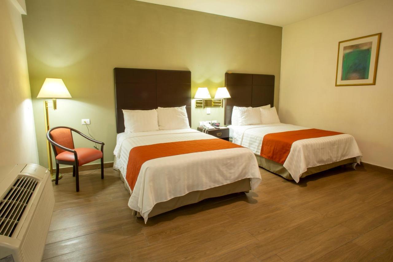 Hotel Plaza Calzada Монтеррей Экстерьер фото